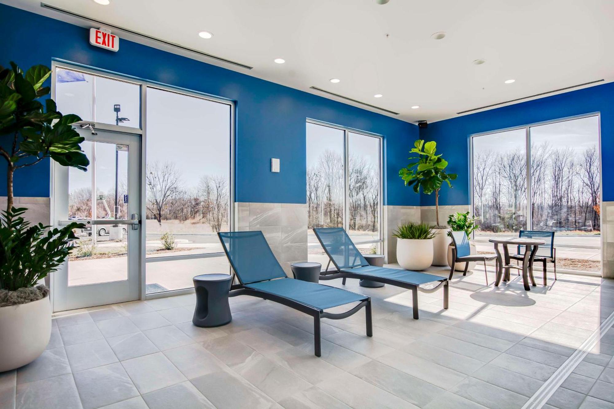 Hampton Inn & Suites By Hilton Louisville East Oxmoor Exterior photo
