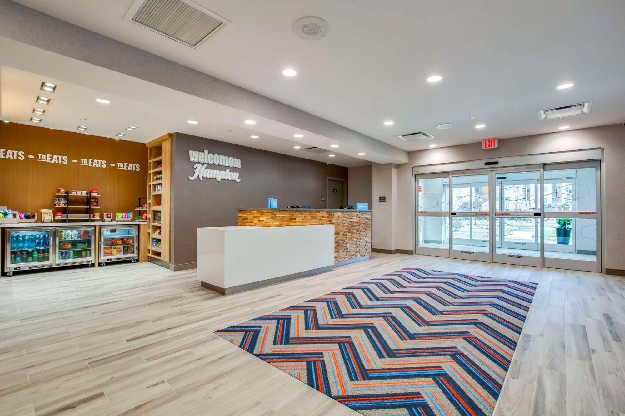 Hampton Inn & Suites By Hilton Louisville East Oxmoor Exterior photo